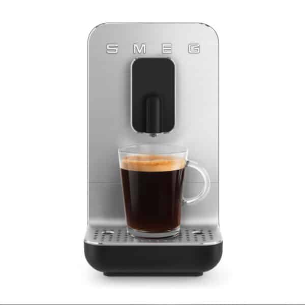 Machine à café automatique - SMEG